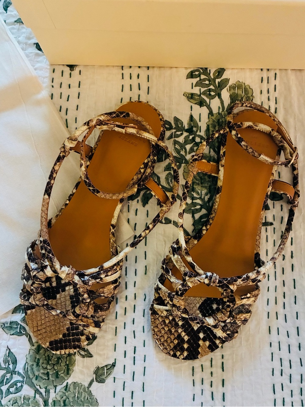 NIB Sezane Gloria Low Sandals in Ecru Python - Picture 4 of 9
